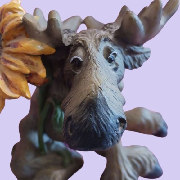 Big Sky Carvers Mountain Mooses Figurine With Sunflower - Picture 3 of 12